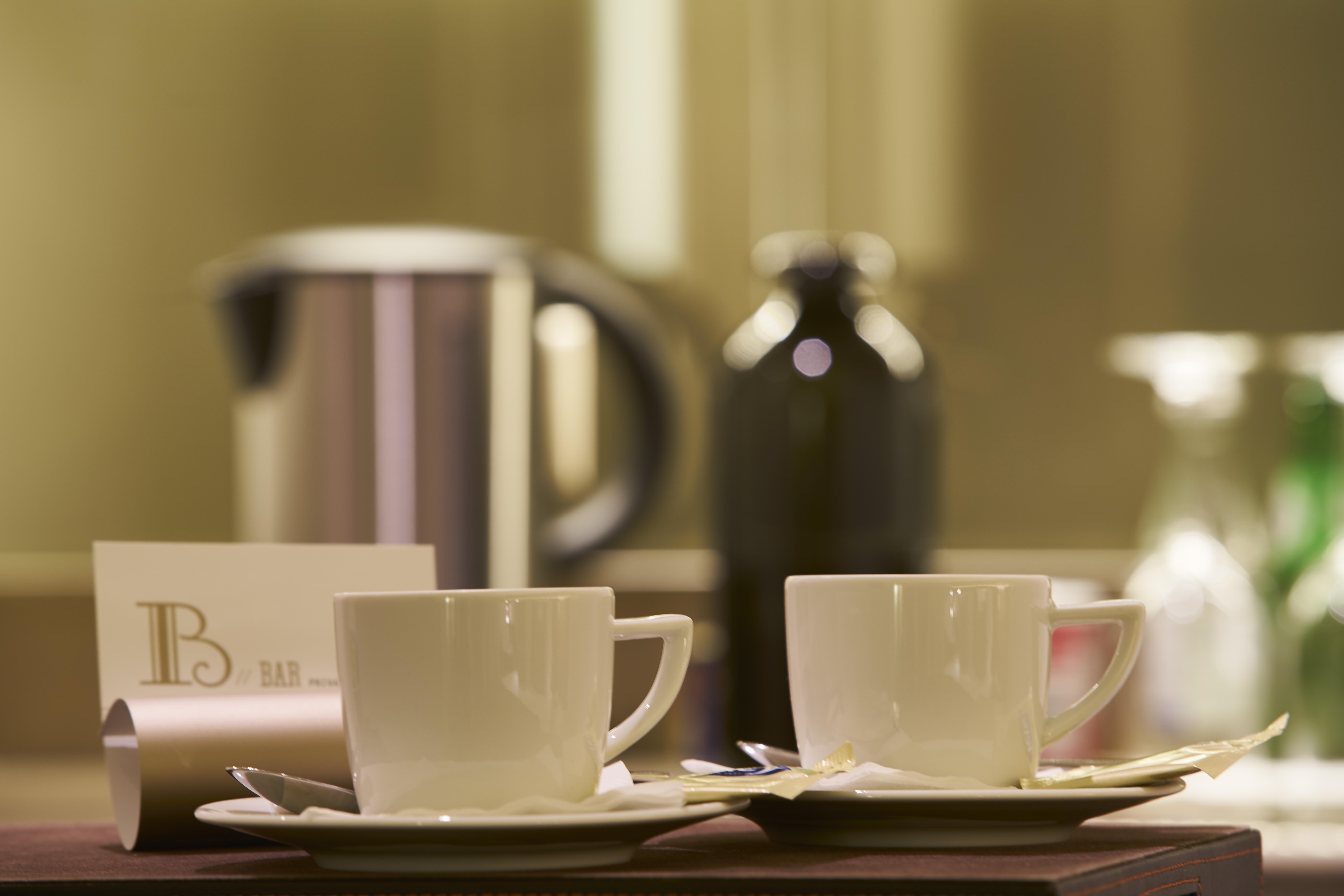 Portobay Flores Exterior photo Coffee and tea service