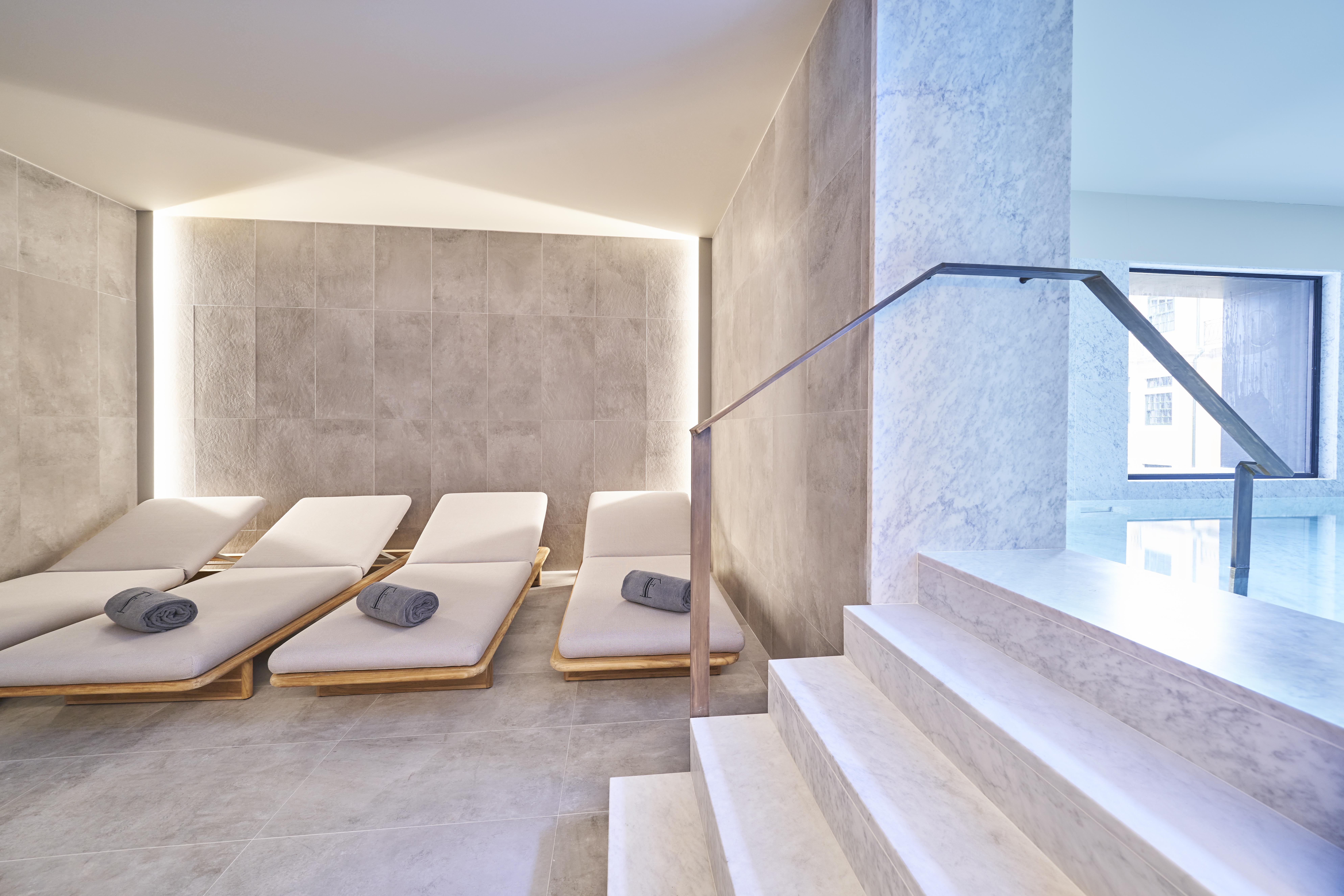 Portobay Flores Exterior photo The spa at The Westin Palace, Madrid