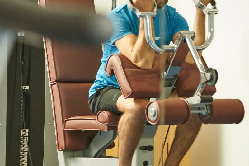 Portobay Flores Exterior photo Leg extension machine