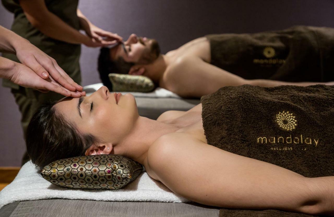 Portobay Flores Exterior photo A spa treatment